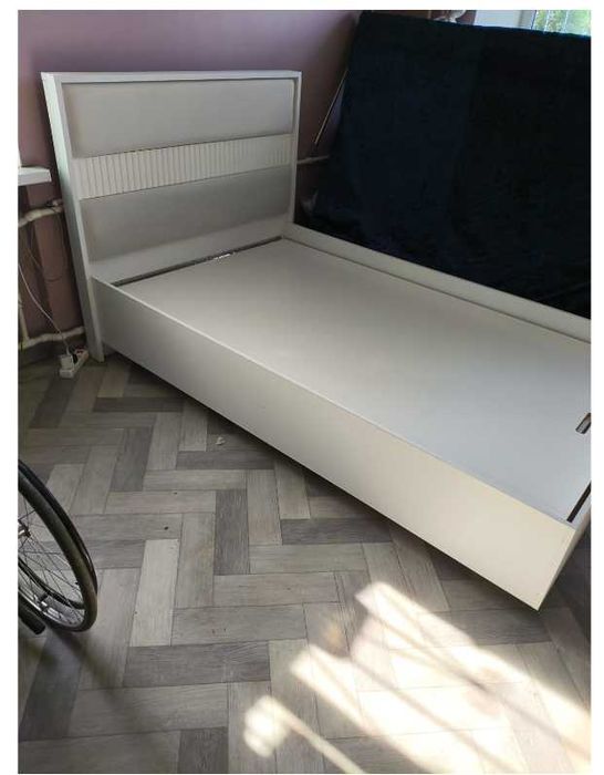 Продаю кровать полуторка