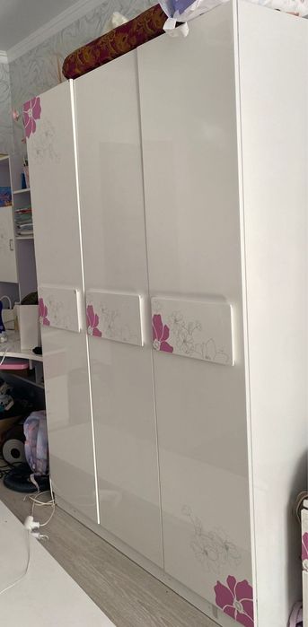 Детский письменный стол