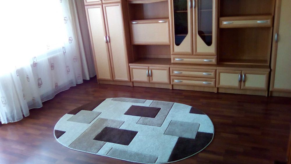 Garsoniera 42m , 250 metri de centru, utilata si mobilata, cu centrala