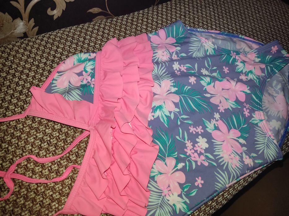 Продам два классных купальника на девочку