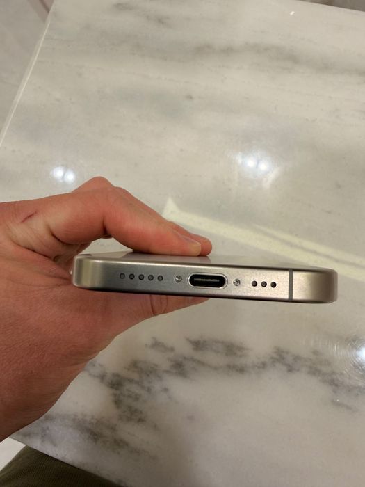 Iphone 15 pro в сером цвете