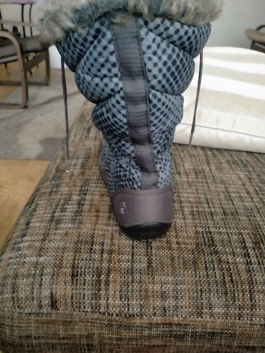Продам зимние сапоги Columbia 40р