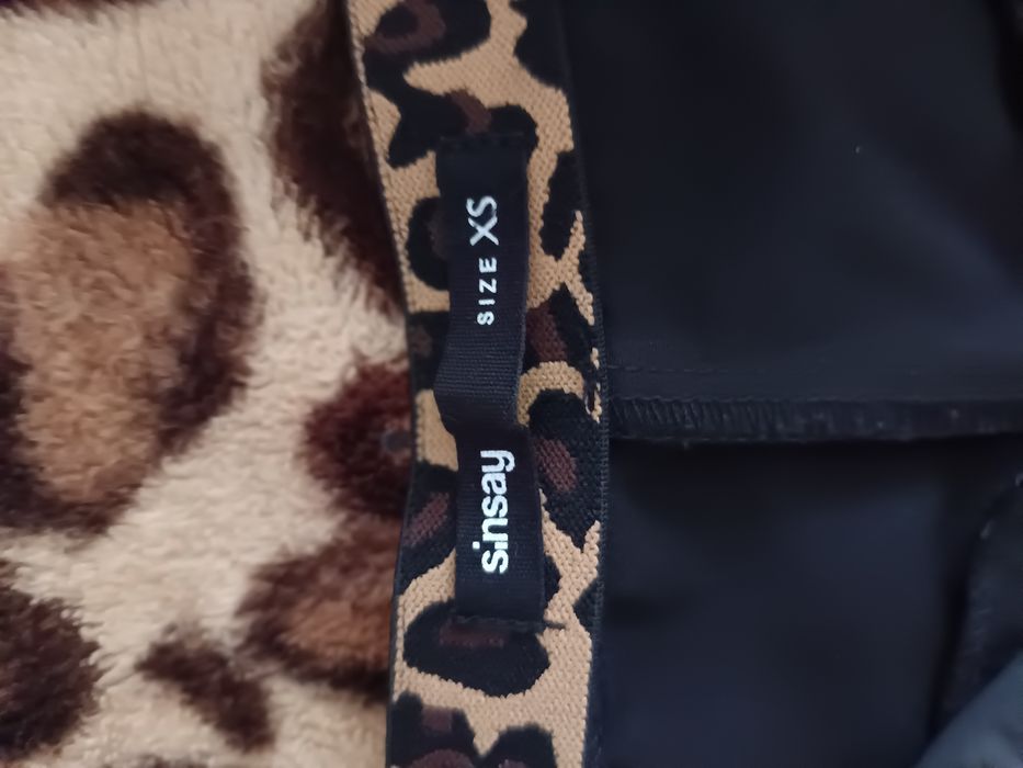 Pantaloni sckiny negri,noi fără etichetă