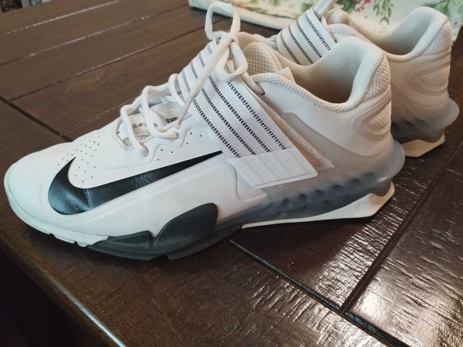 Фитнес обувки Nike Savaleos
