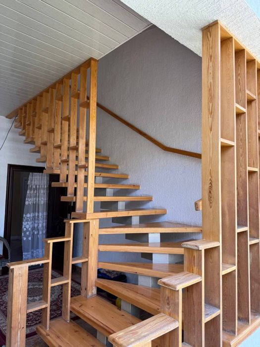 dacha sotiladi 6 sotix oqtosh