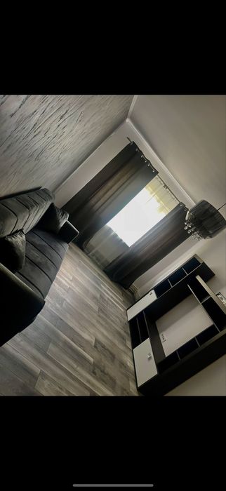 Inchiriez apartament cu 3 camere