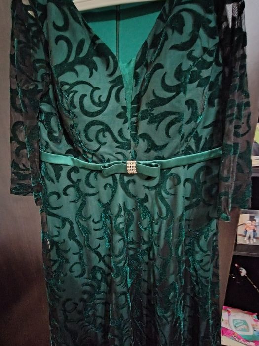 Vând rochie elegantă. ,mărimea 50 .