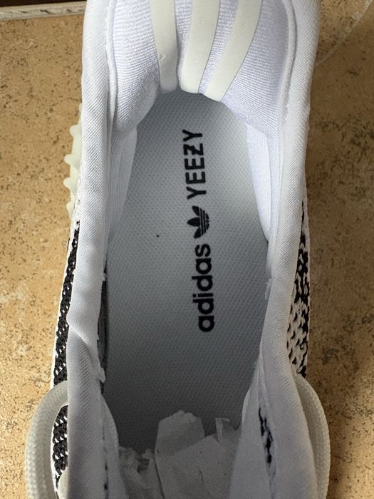 Yeezy 350v2 Zebra 38