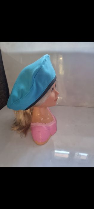 Голубой берет десантников.