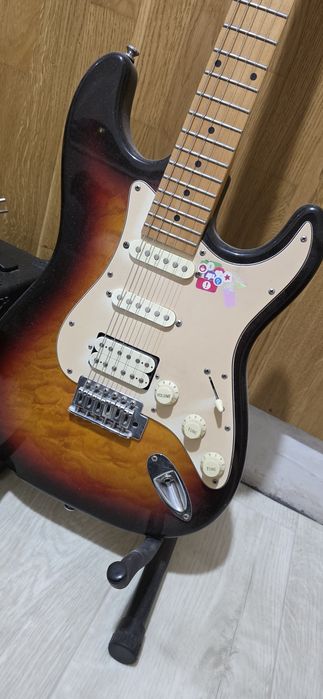 Продам электро гитару и усилитель