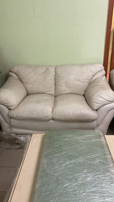 Продам кожанный диван 1,2,3