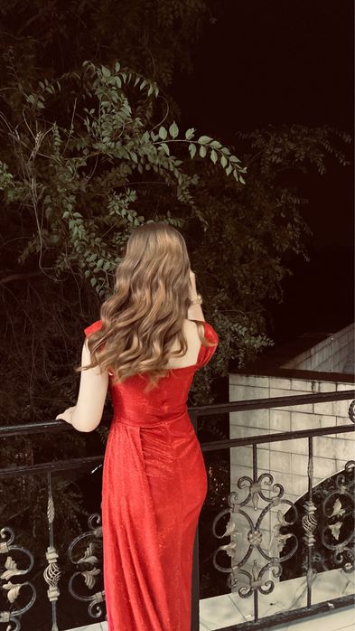 Блестящая вечернее платье