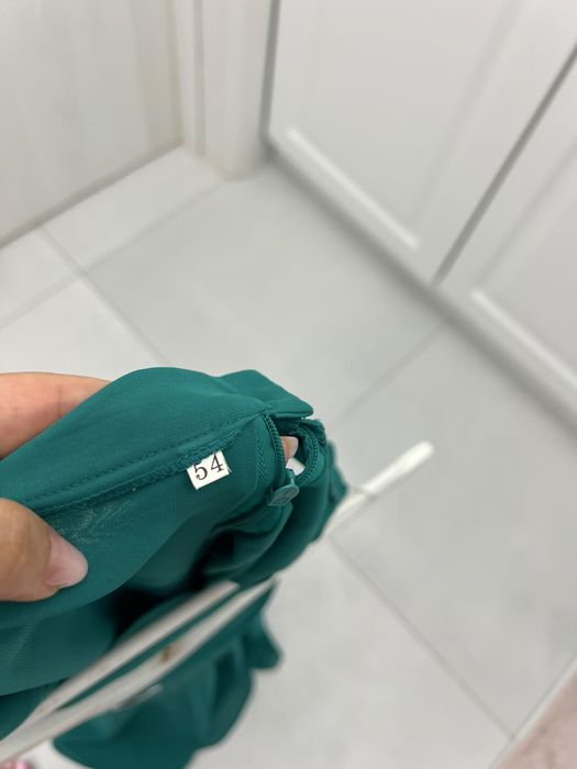Vand costum pentru femei