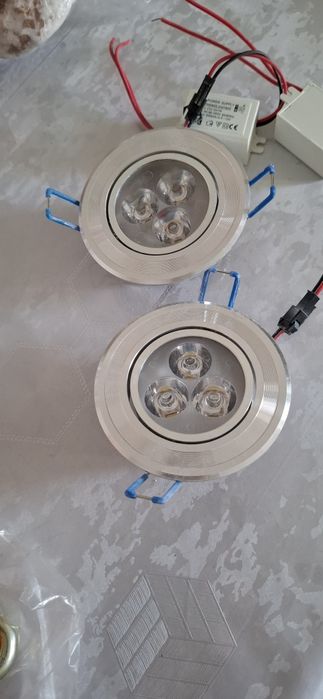 Продам споты в отличном состоянии