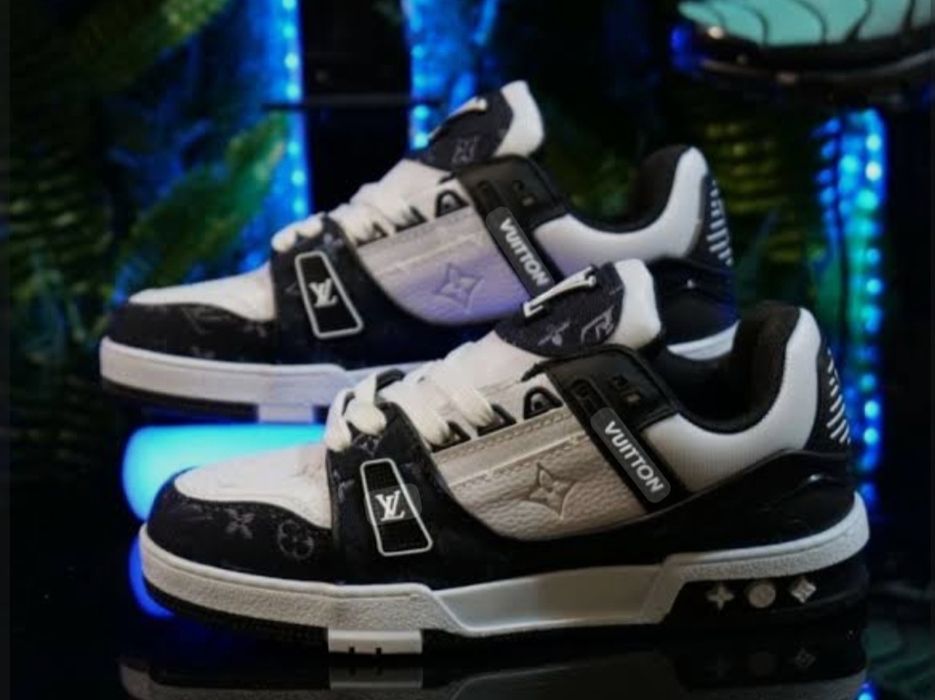 Унисекс обувки  LV