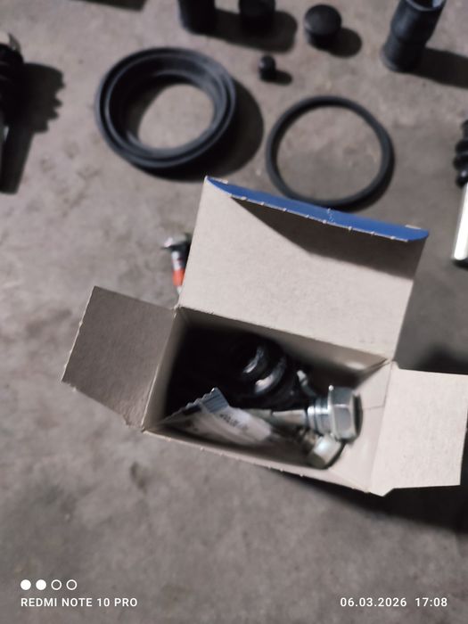 Комплект за спирачни апарати бмв е46