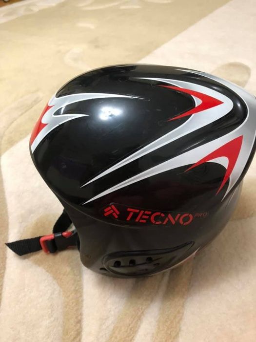 Casca neagra Tecno Karting, mărimea 52 si casca de protecție neagră