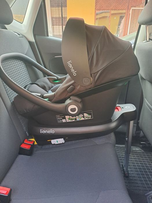 Vând scoica auto+isofix Lionelo