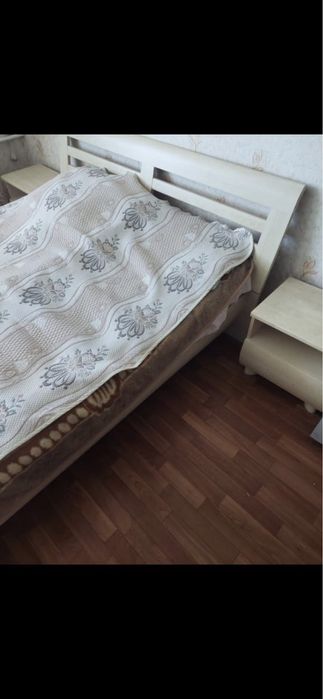 Продам спальный гарнитур Б/у
