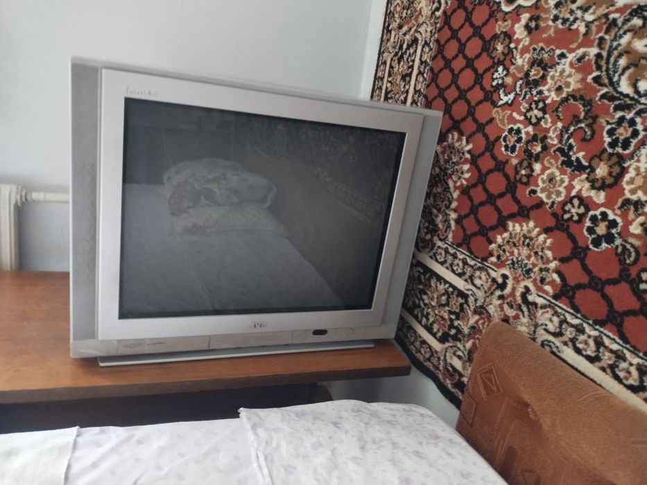 Продам телевизор LG