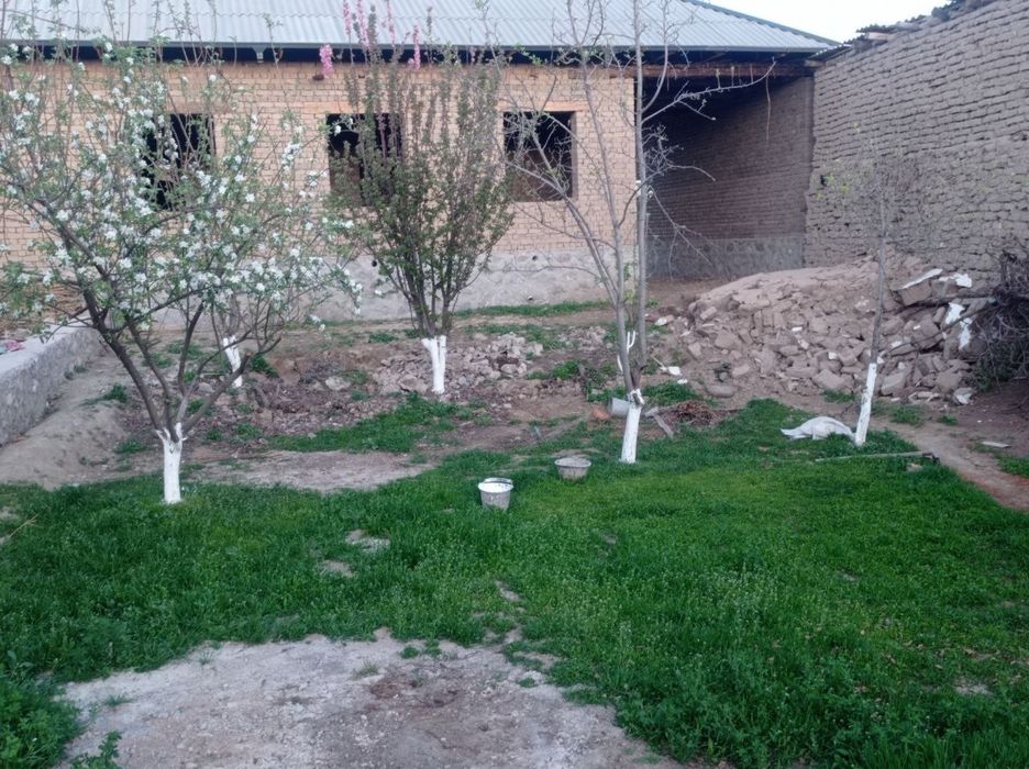 Narpay sentrdan hovli sotiladi