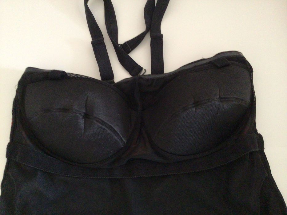 Дамски еднокомпонентен бански тип бандо. Размер 38, S-M