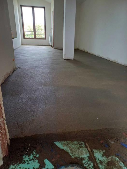 Полагане на Машинна циментова замазка