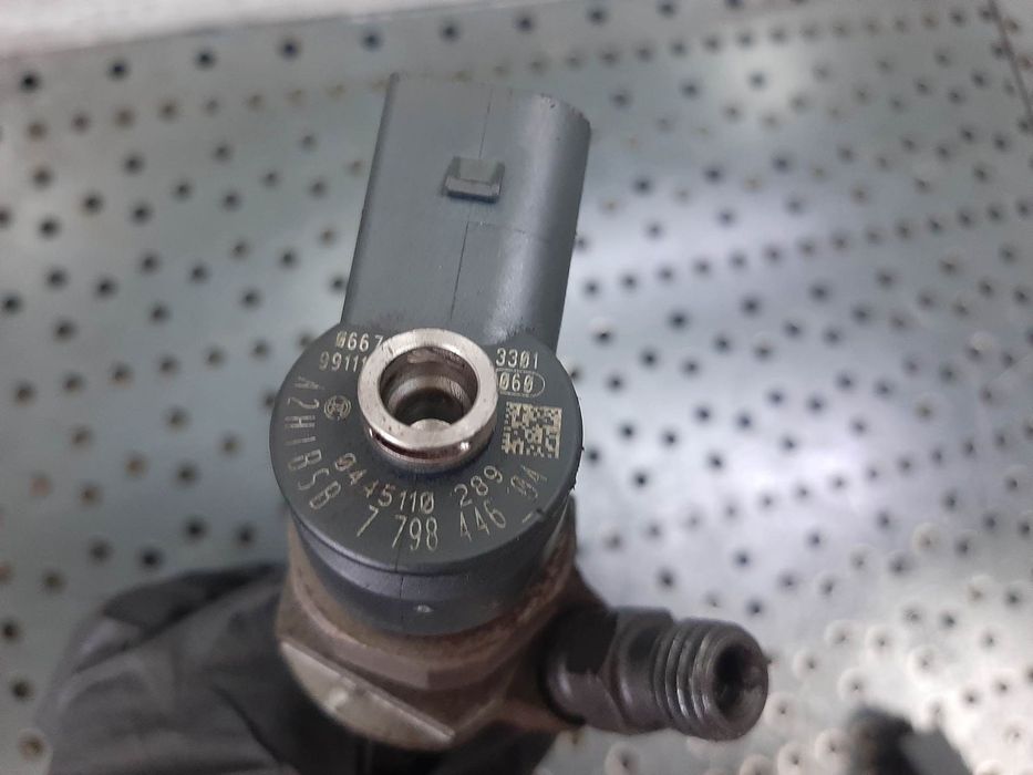 injector 0445110289 779844604 2.0 d  bmw serie 3 e90 e91 e92 x1 x3 serie 1 e87 e81 e82 e88