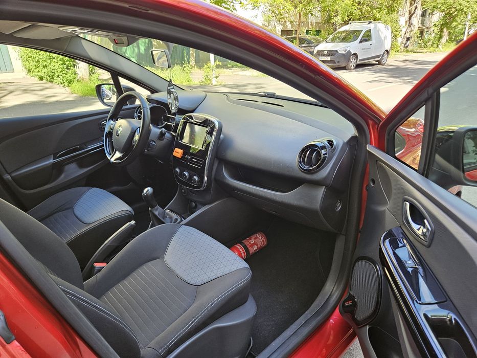 Renault Clio Limited 2014 / Navi / Keyless GO-Entry /Clima / LED /