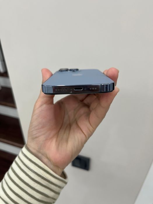Продам Iphone 13 pro 256