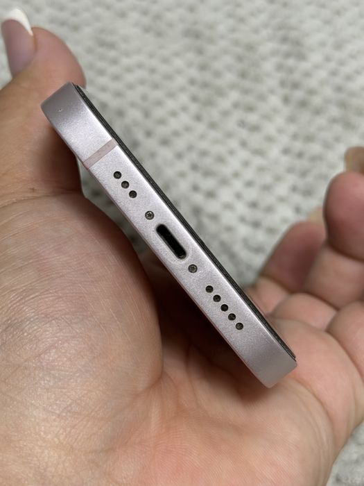 Продам iPhone 13