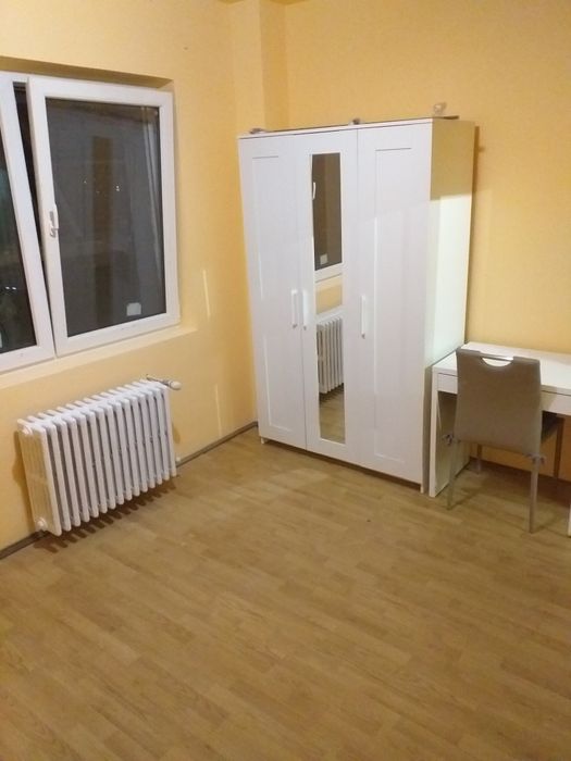 Vind apartament 2 camere  str  B Delavrancea
