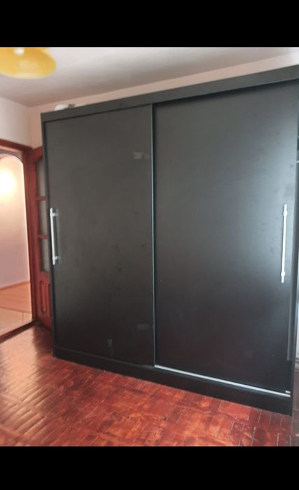 Închiriez apartament 3 camere