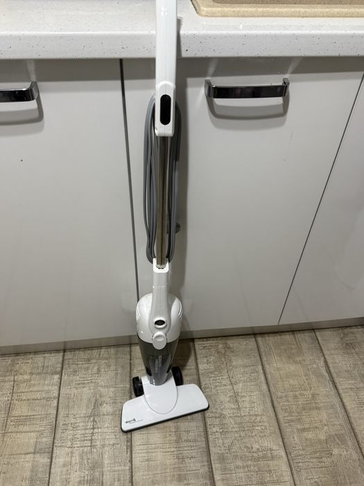 Aspirator vertical Deerma