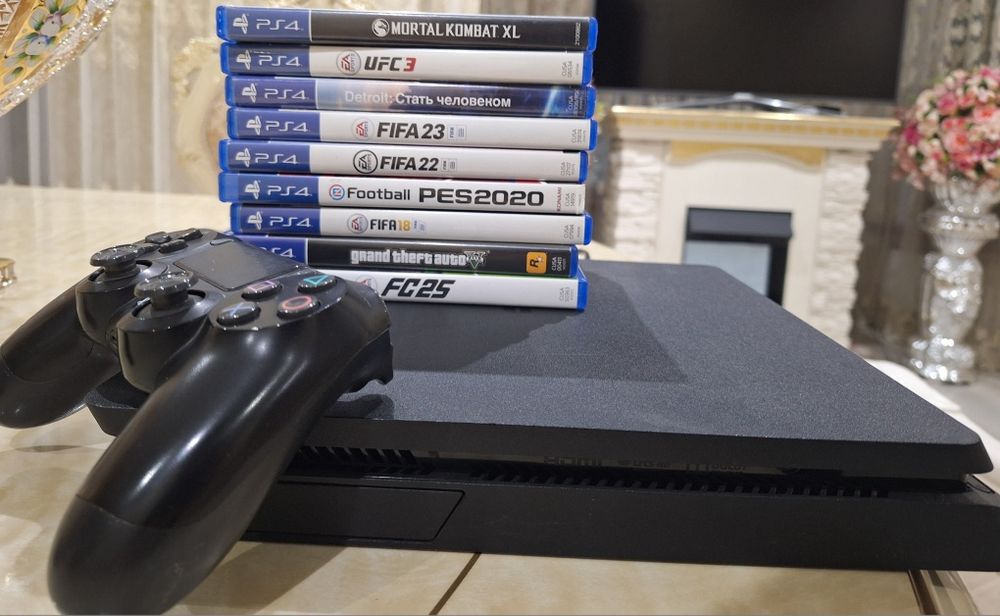 PlayStation 4 SLIM