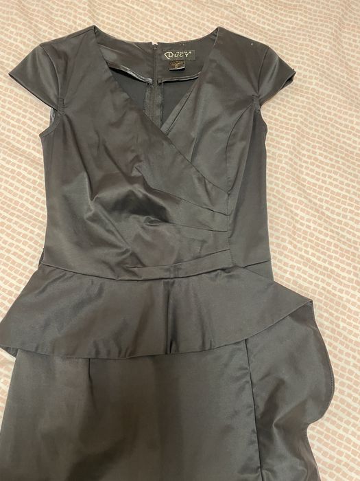 Елегантни рокли Луси