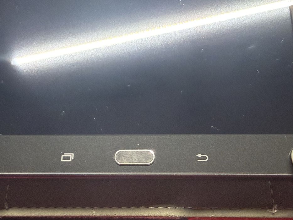 Планшет Samsung Galaxy Tab E в идеальном состоянии