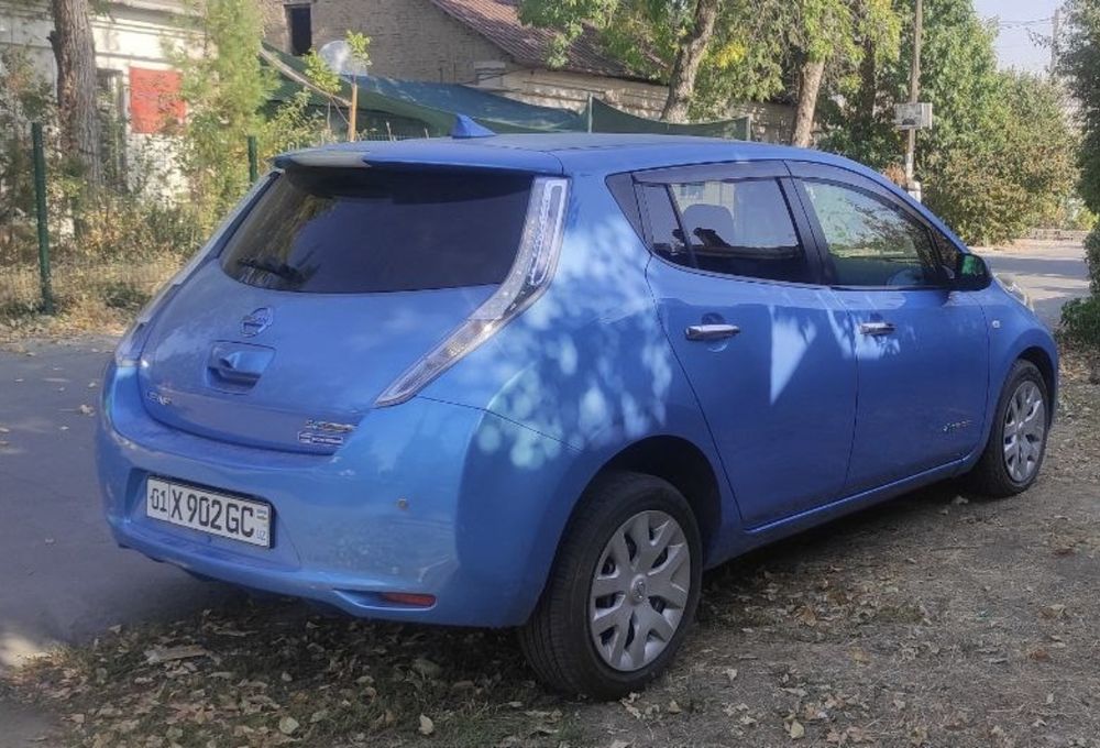 Электромобиль Ниссан Лиф. Elektromobil Nissan Leaf