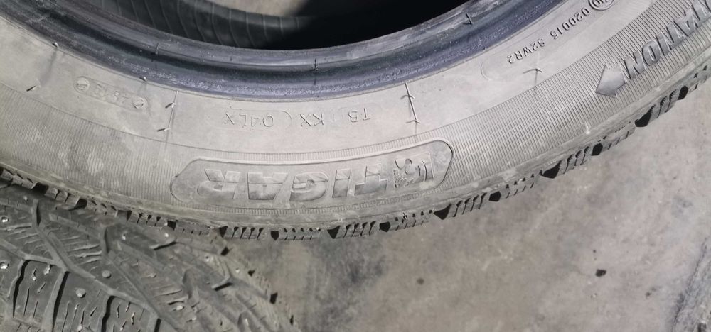Продам зимние шины.