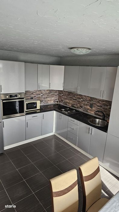 Inchiriez apartament 3 camere Dambul Rotund