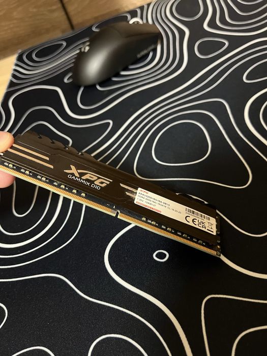 Продавам Рам памет ADATA XPG GAMMIX D10 16GB DDR4 3200MHz CL16 RAM