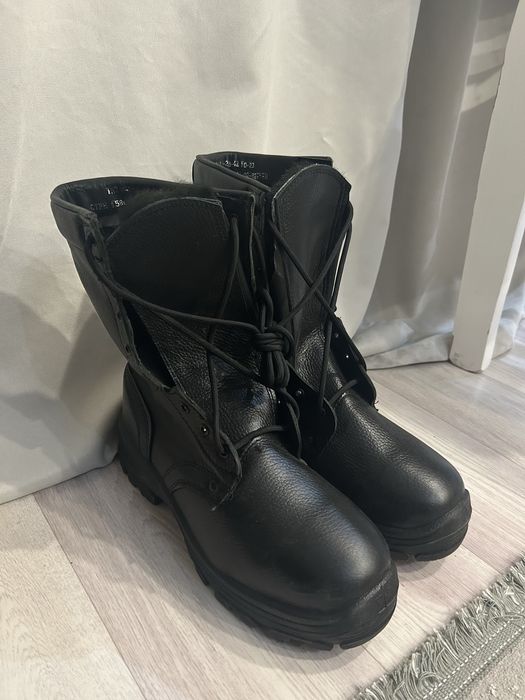 Продам всесезонные берцы