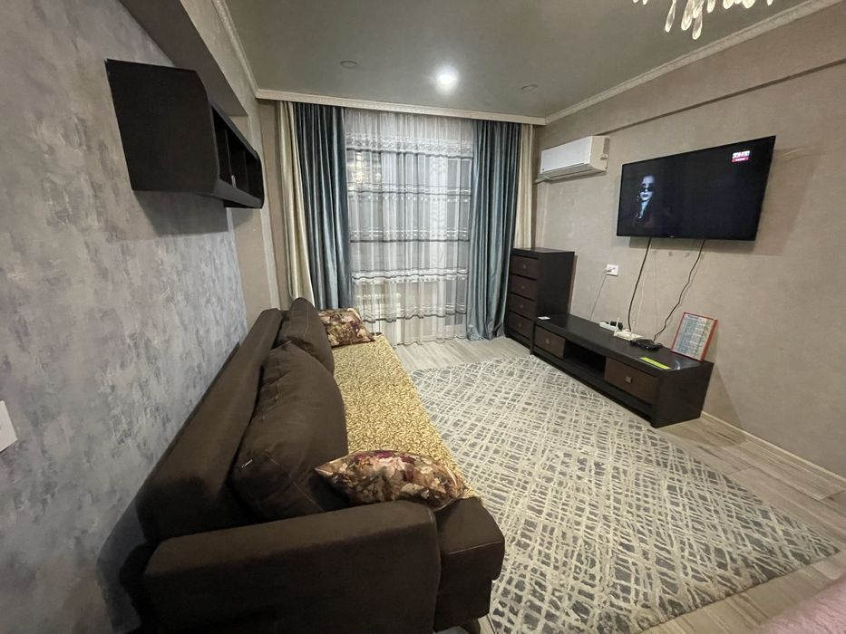 Сдается 1,5 Люкс , Дворец спорта