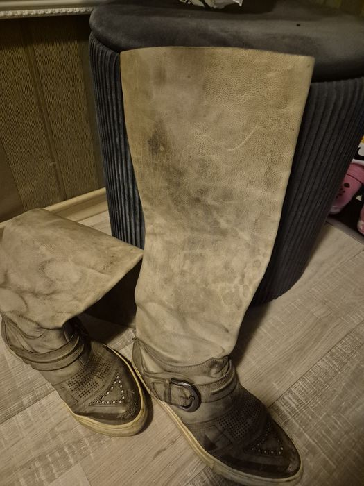 Дамски ботуши, естествена кожа.