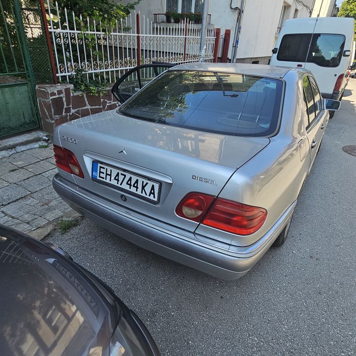 Mercedes E300, чист дизел