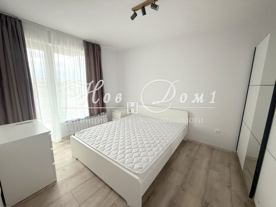 Дава се под наем Тристаен апартамент в София, Център - 78 кв.м за 847.62 € - Снимка #2