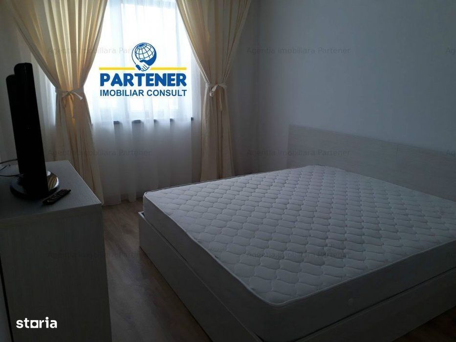 Apartament 3 camere, Centru, bloc nou, etaj 1, mobilat, garaj