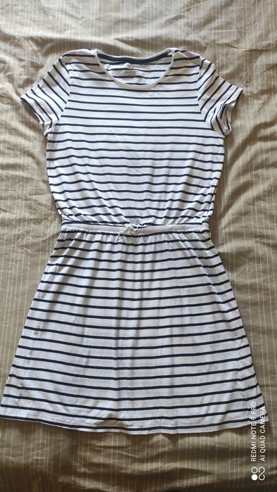 Роклички за близначки и мама