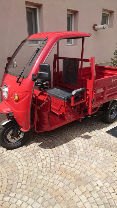 Tricicluri și scutere electrice