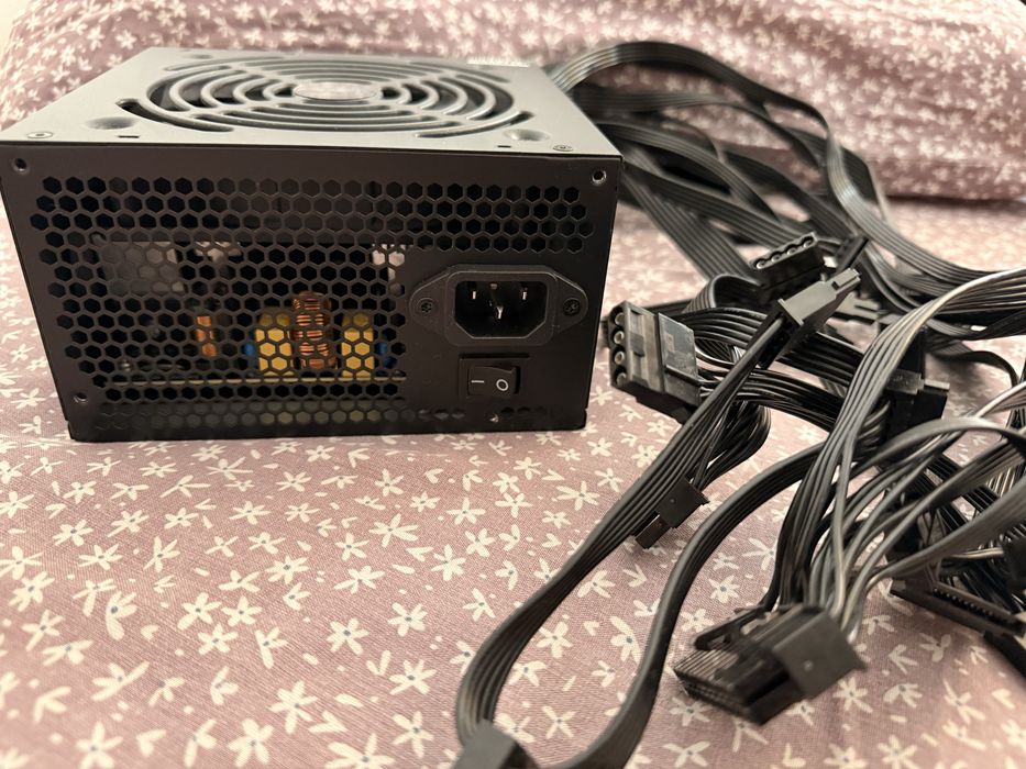 Захранване Gigabyte-P550B